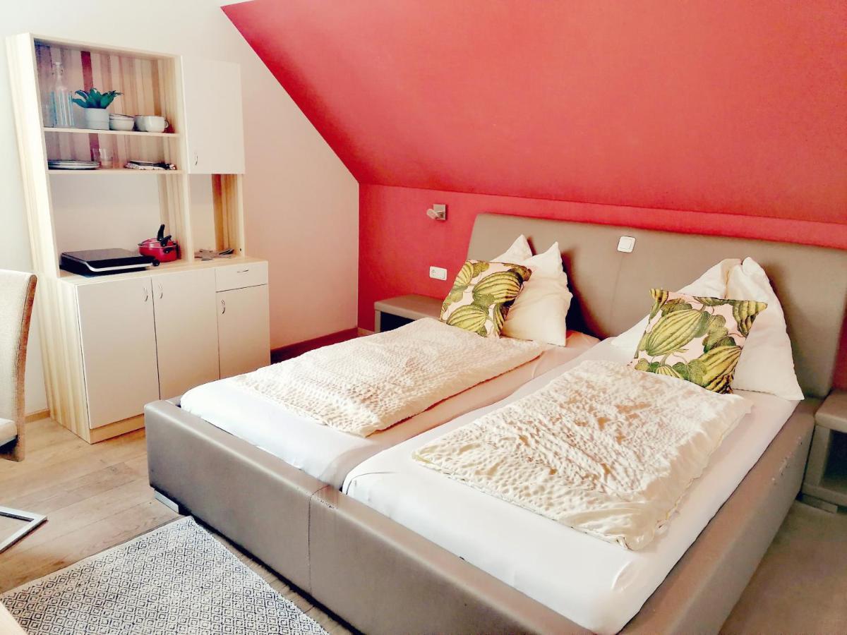 Taferne In Koestendorf - Ferienwohnung Monteurzimmer Ноймаркт-ам-Валлерзе Экстерьер фото
